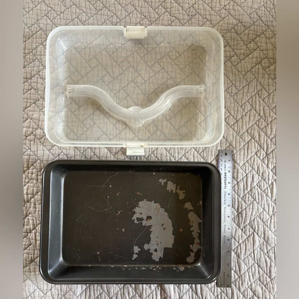 13x9 Cake Pan with Lid